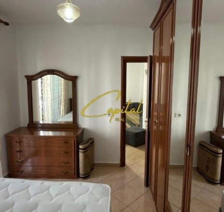 APARTAMENT ME QIRA 1+1 PALLATI ME SHIGJETA 45.000 LEKE