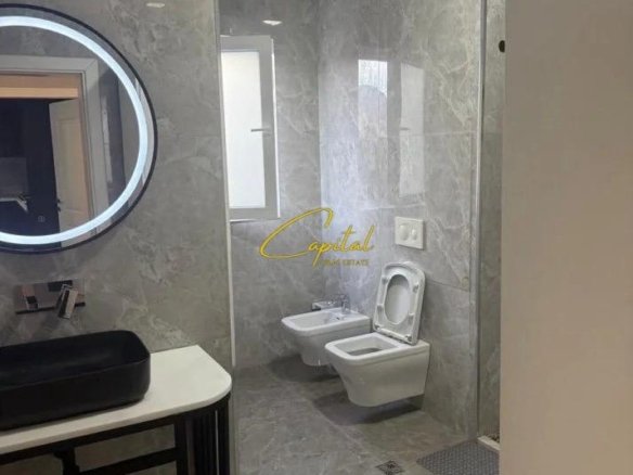 APARTAMENT ME QIRA 2+1 QENDRA TREGTARE TEG 700 EURO