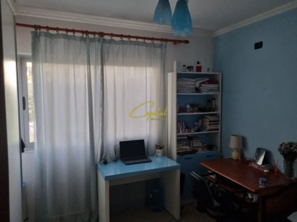 APARTAMENT ME QIRA 2+1 PALLATI ME SHIGJETA 50.000 LEKE