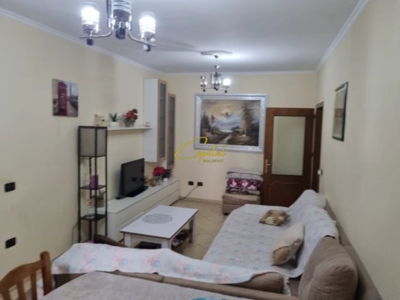 APARTAMENT ME QIRA 2+1 PALLATI ME SHIGJETA 50.000 LEKE