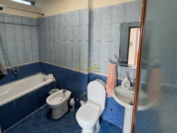 SHTEPI PRIVATE ME QIRA 78 M2 RRUGA JORDAN MISJA 400 EURO