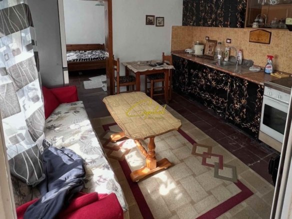 SHTEPI PRIVATE ME QIRA 78 M2 RRUGA JORDAN MISJA 400 EURO