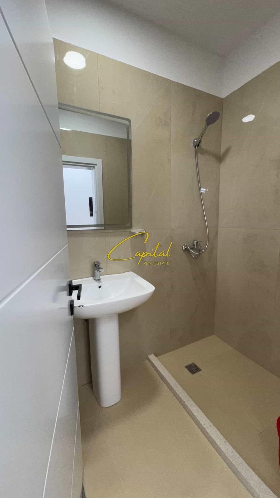 APARTAMENT ME QIRA 2+1 KOMPLEKSI STAR 70.000 LEKE
