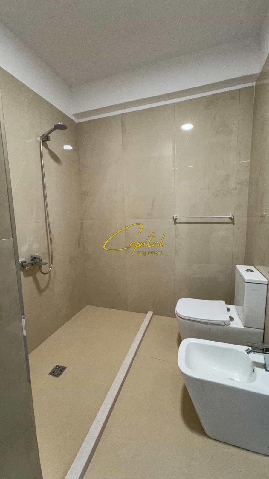 APARTAMENT ME QIRA 2+1 KOMPLEKSI STAR 70.000 LEKE