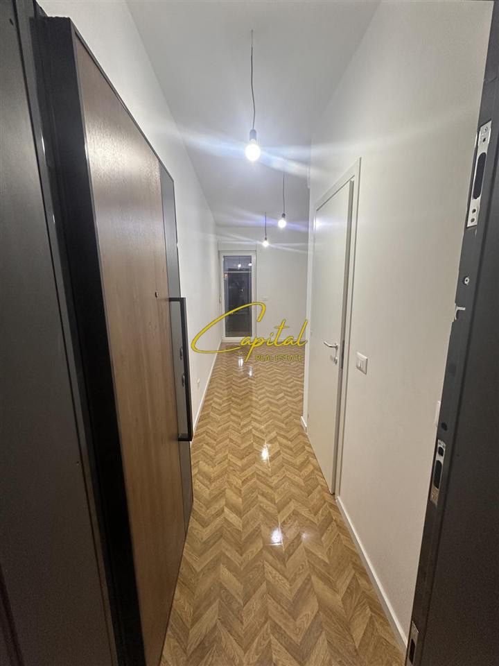 ZYRE ME QIRA 26 M2 BULEVARDI I RI 30.000 LEKE