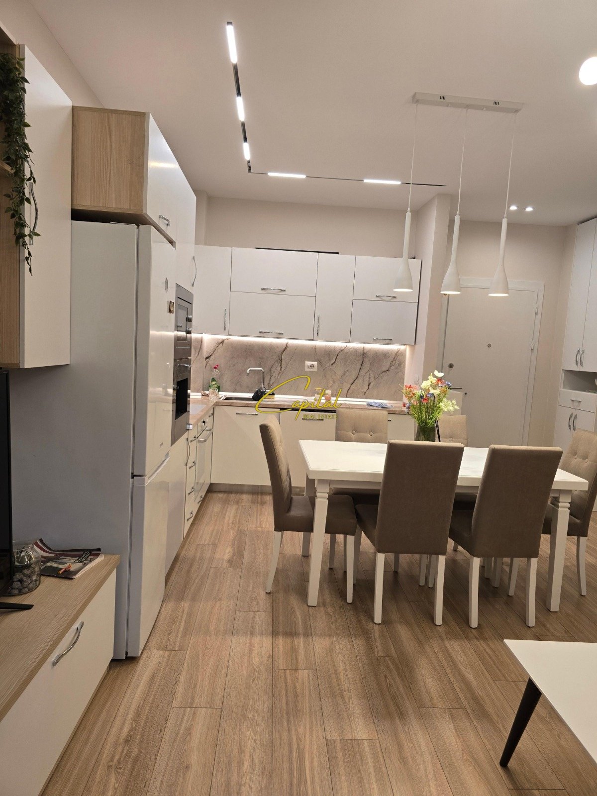 APARTAMENT ME QIRA 2+1+2 BULEVARDI I RI 900 EURO