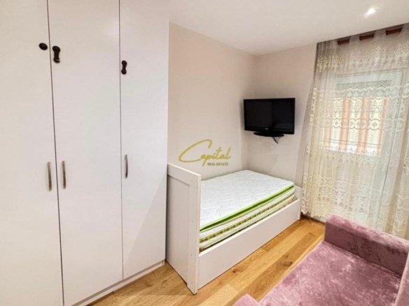 APARTAMENT ME QIRA 3+1 PAZARI I RI 850 EURO