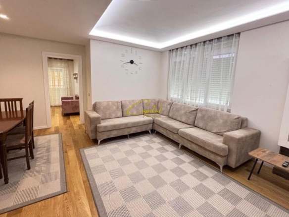 APARTAMENT ME QIRA 3+1 PAZARI I RI 850 EURO