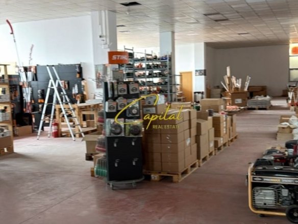 KAPANON ME QIRA 500 M2 AUTOSTRADA TR-DR 2000 EURO