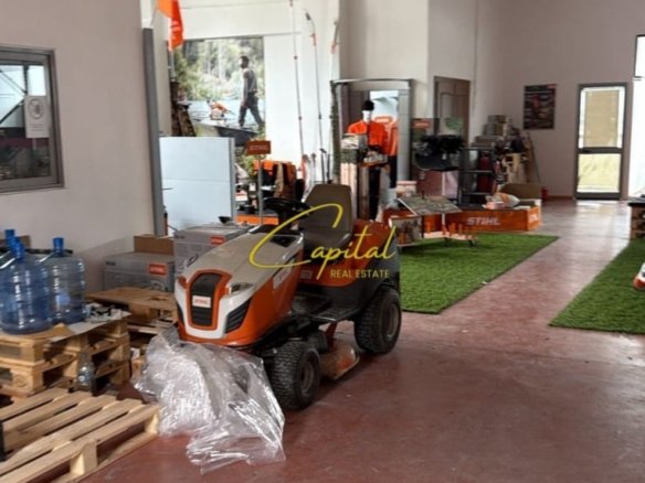 KAPANON ME QIRA 500 M2 AUTOSTRADA TR-DR 2000 EURO