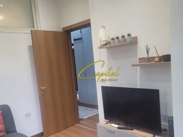 APARTAMENT ME QIRA 1+1 QENDER 60.000 LEKE