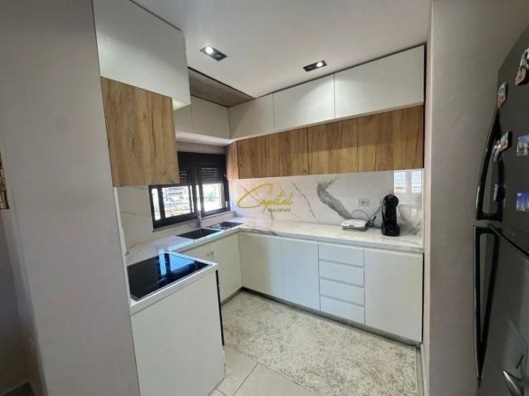 APARTAMENT ME QIRA 2+1 XHAMLLIKU 750 EURO