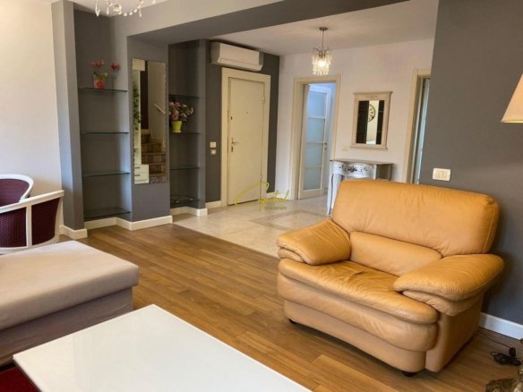 APARTAMET DUBLEX ME QIRA 3+1 RRUGA E DURRESIT 90.000 LEKE