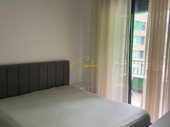 APARTAMENT ME QIRA 1+1 5 MAJI 45.000 LEKE