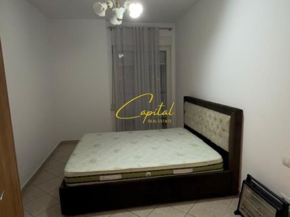 APARTAMENT ME QIRA 1+1 ISH PARKU 45.000 LEKE