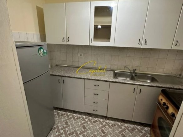 APARTAMENT ME QIRA 3+1 BULEVARDI ZOGU I 60.000 LEKE