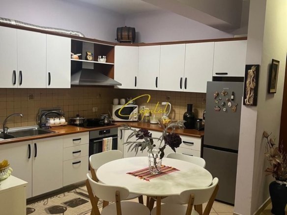 APARTAMENT ME QIRA 2+1 RRUGA E KAVAJES 75.000 LEKE