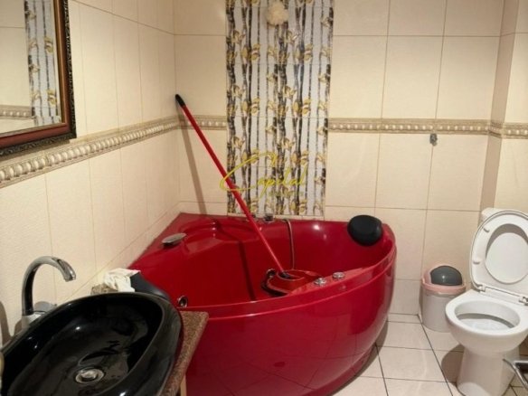 APARTAMENT ME QIRA 2+1 RRUGA BARDHYL 60.000 LEKE