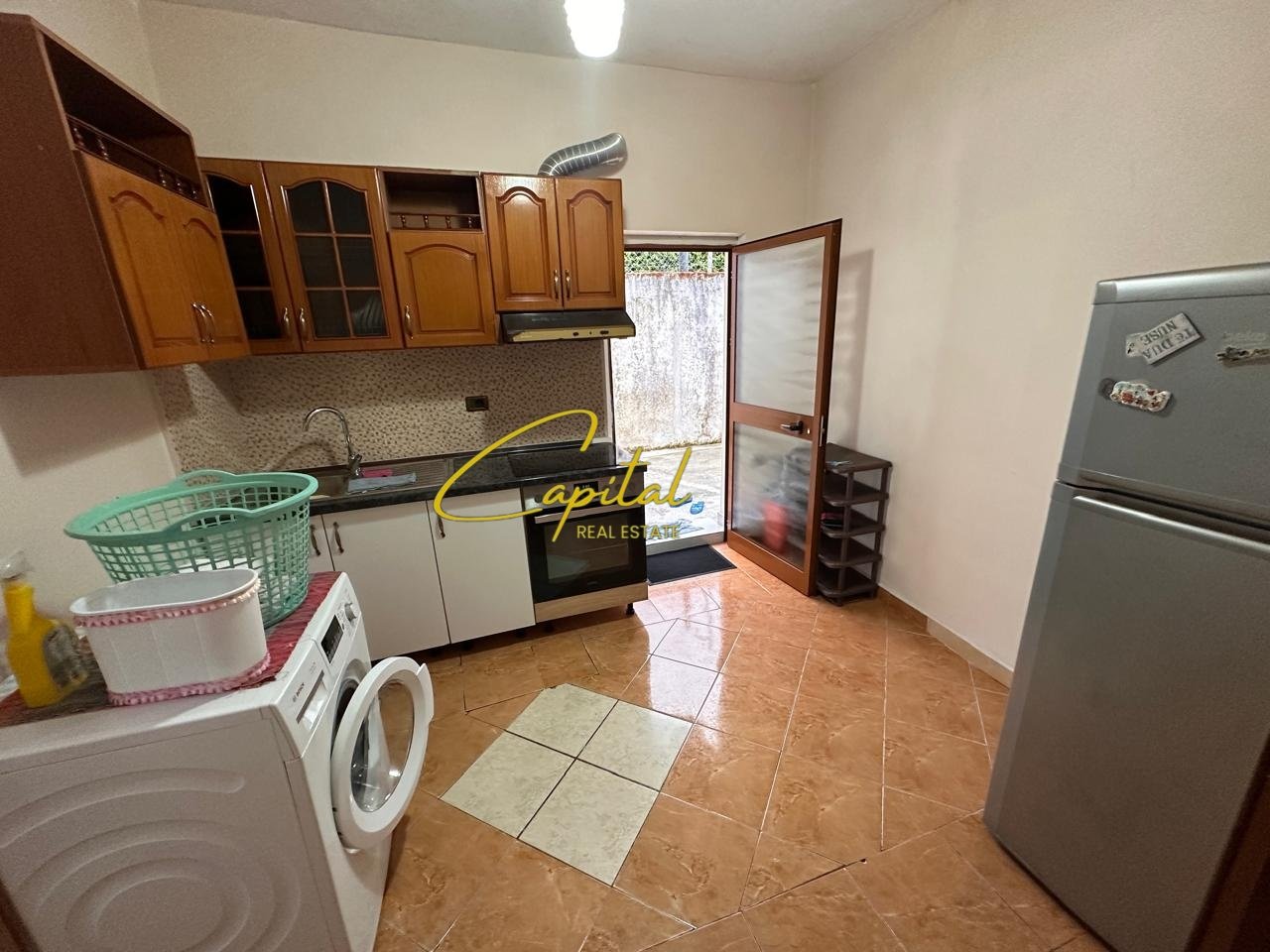 GARSONIERE ME QIRA 40 M2 ISH SATCIONI TRENIT 30.000 LEKE