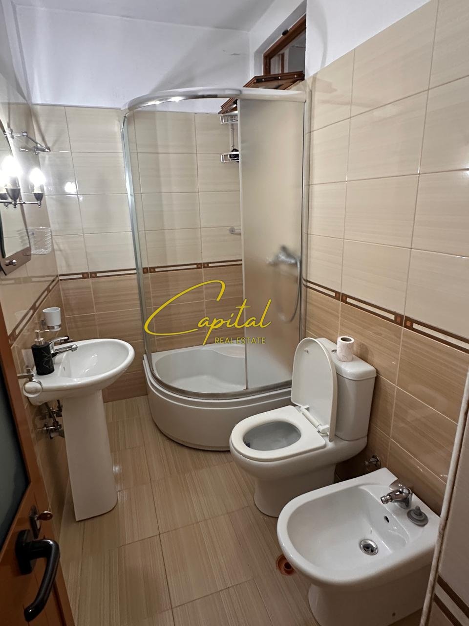 GARSONIERE ME QIRA 40 M2 ISH SATCIONI TRENIT 30.000 LEKE