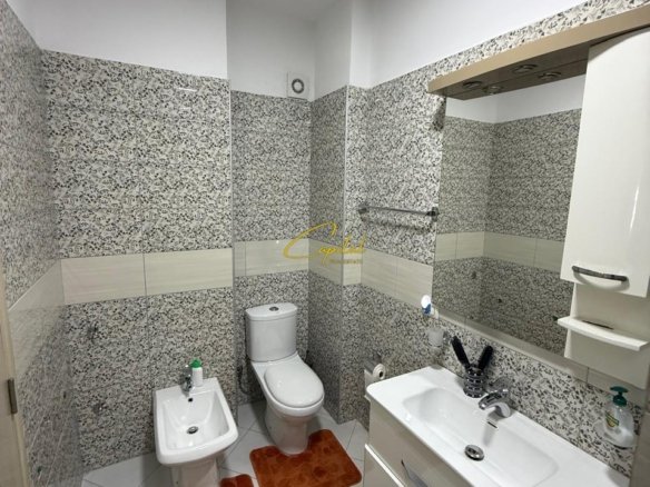 SHITET APARTAMENT 2+1 ISH STACIONI TRENIT 260.000 EURO