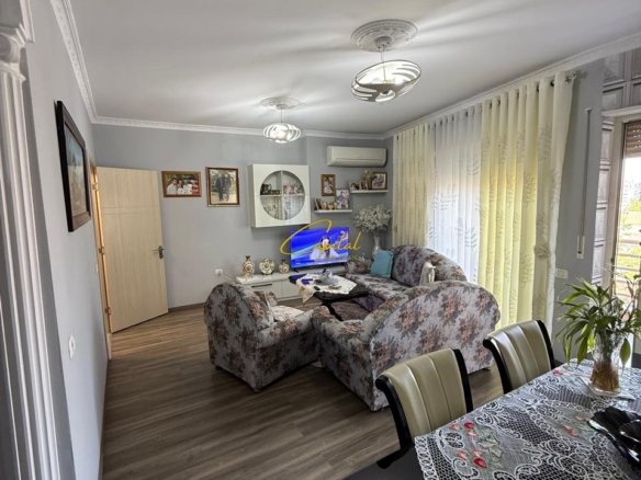 SHITET APARTAMENT 2+1 ISH STACIONI TRENIT 260.000 EURO