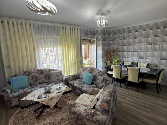 SHITET APARTAMENT 2+1 ISH STACIONI TRENIT 260.000 EURO