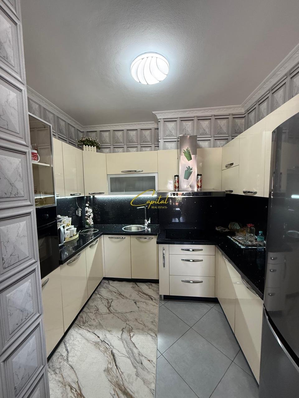 WhatsApp Image 2026-05-05 at 1.57.25 PM SHITET APARTAMENT 2+1 ISH STACIONI TRENIT 260.000 EURO