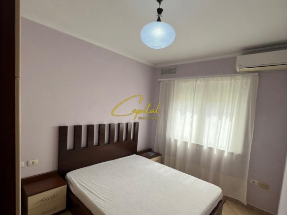 APARTAMENT ME QIRA 1+1 RRUGA E DIBRES 45.000 LEKE