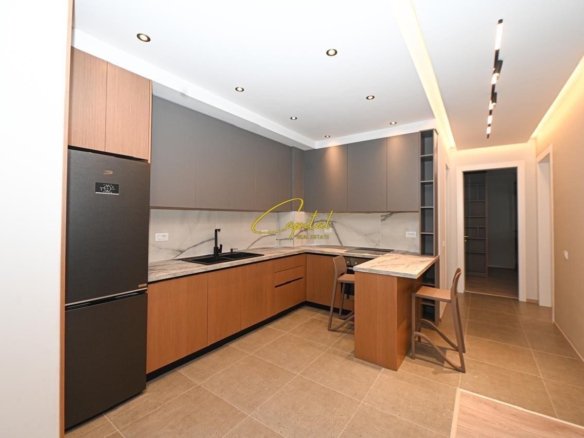 APARTAMENT ME QIRA 2+1 KOMPLEKSI DELIJORGJI 1.300 EURO