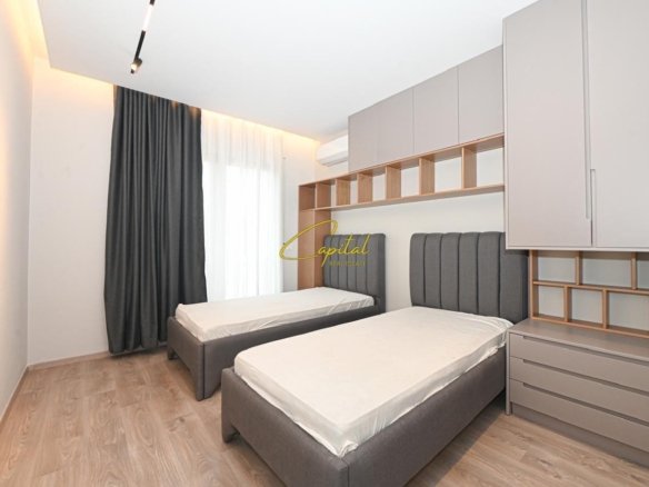 APARTAMENT ME QIRA 2+1 KOMPLEKSI DELIJORGJI 1.300 EURO