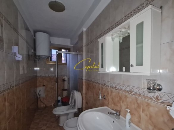 APARTAMENT ME QIRA 2+1 RRUGA FORTUZI 55.000 LEKE