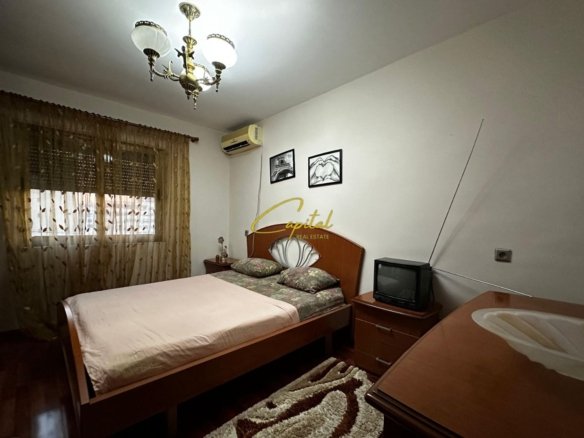 APARTAMENT ME QIRA 2+1 RRUGA FORTUZI 55.000 LEKE