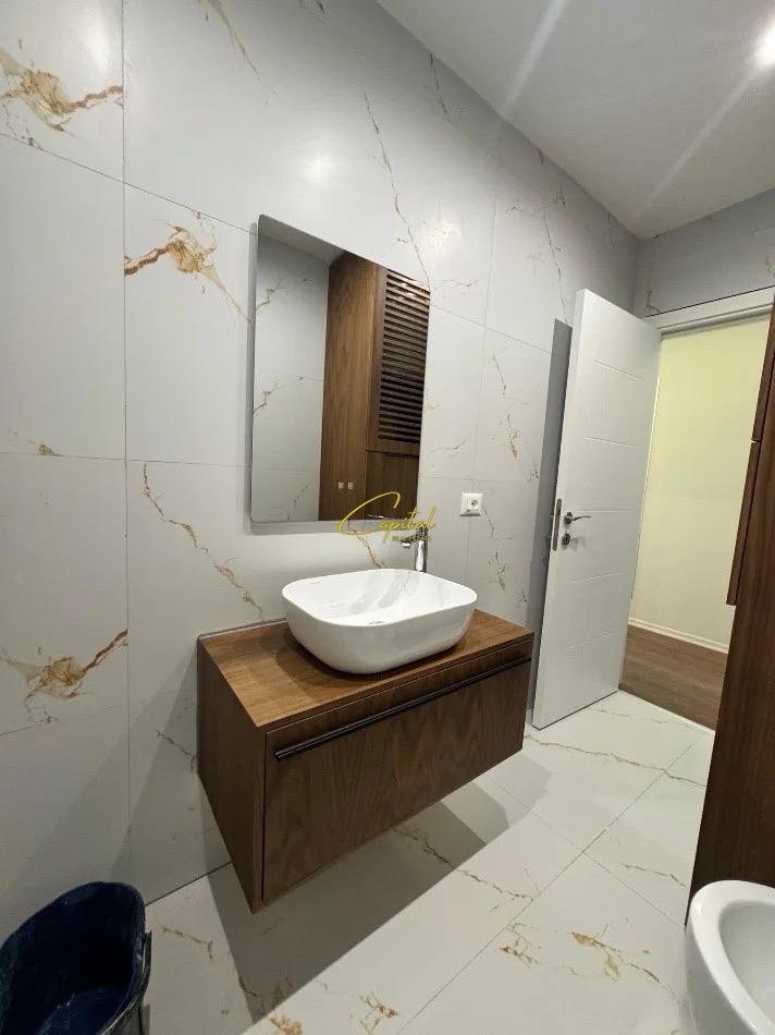 APARTAMENT ME QIRA 2+1 XHAMLLIKU 830 EURO