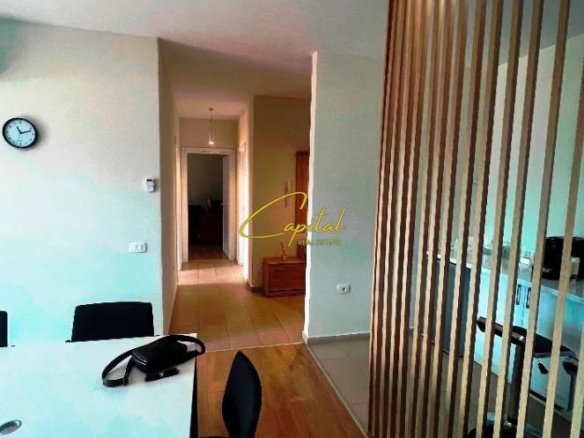 ZYRE ME QIRA 100 M2 ISH BLLOKU 1.100 EURO