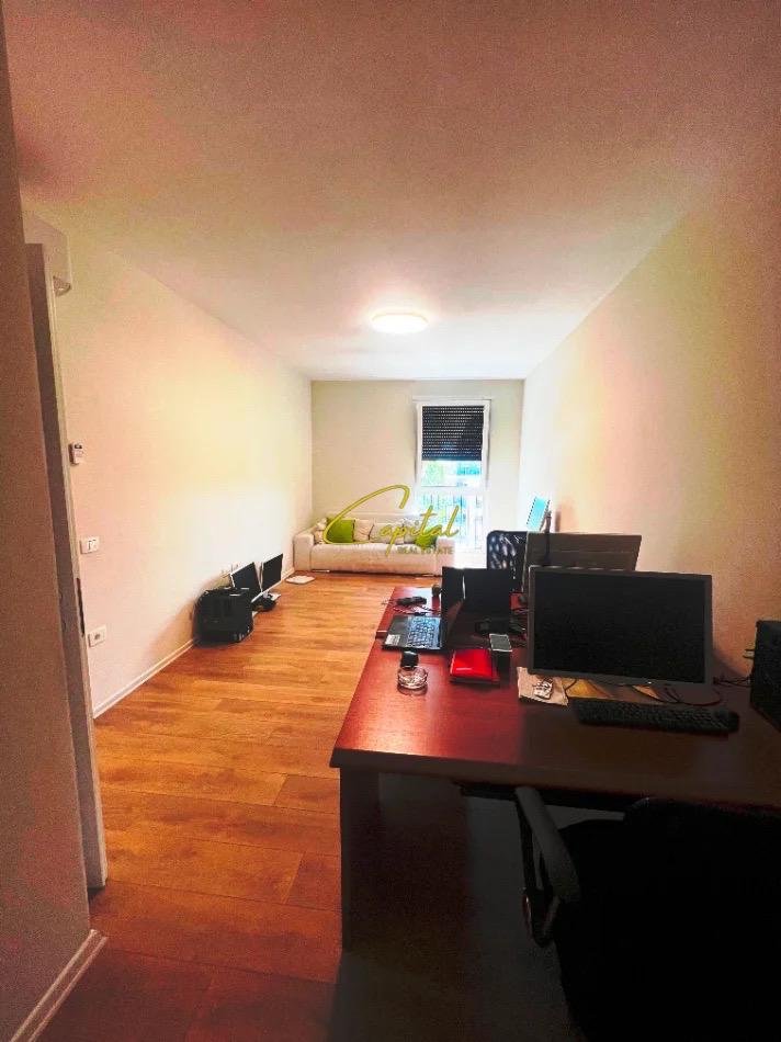 ZYRE ME QIRA 100 M2 ISH BLLOKU 1.100 EURO