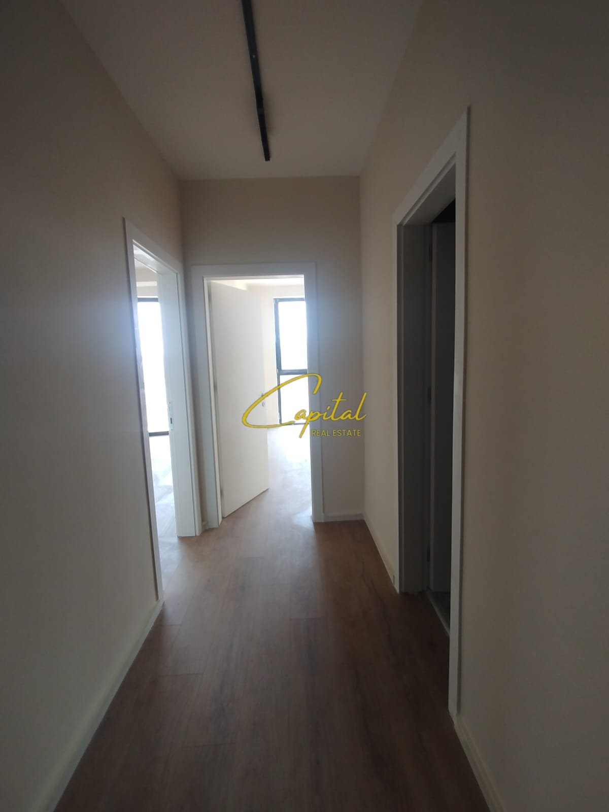 ZYRE ME QIRA 75 M2 REZIDENCA GOLDEN TOWER 60.000 LEKE