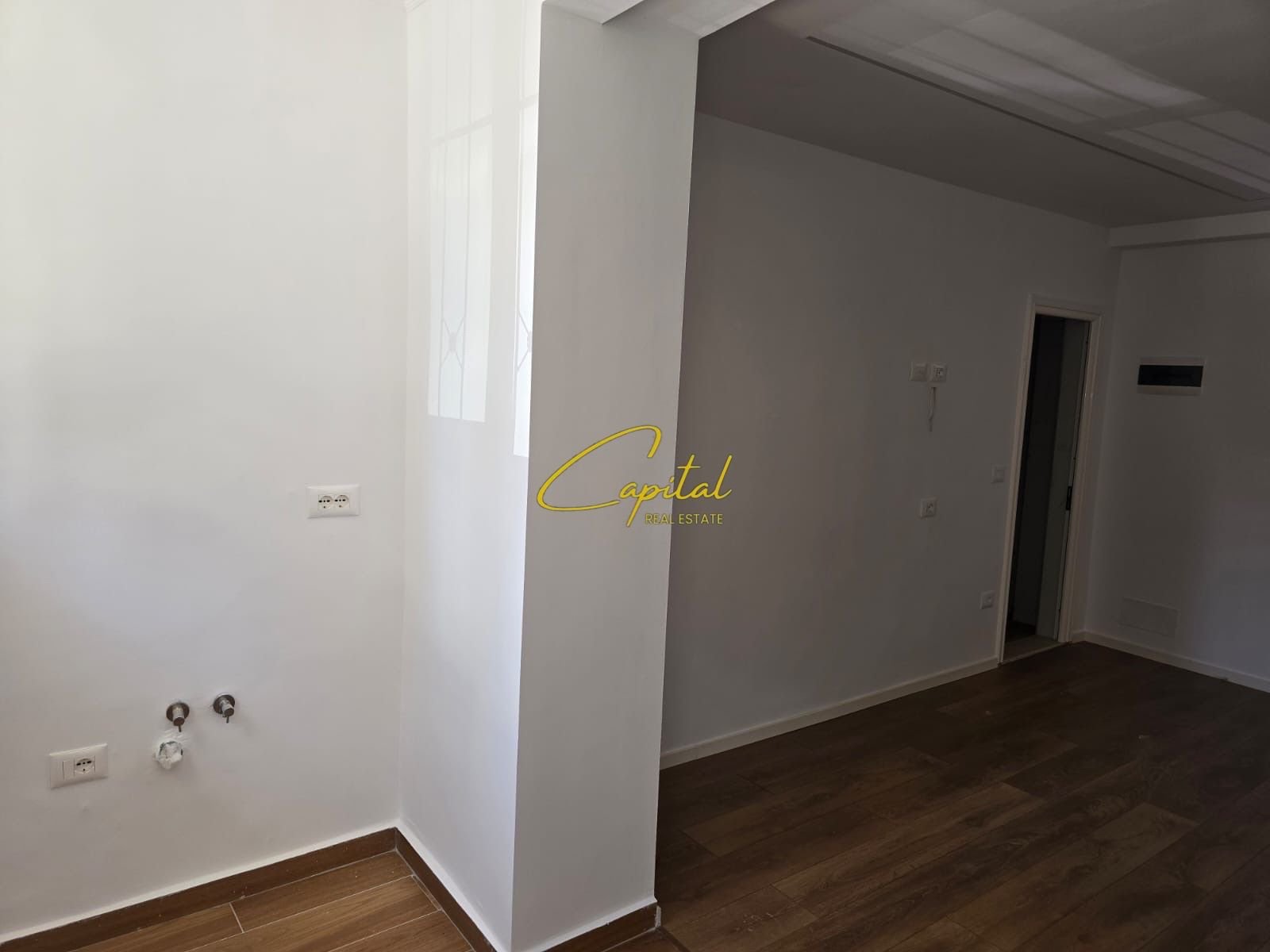 SHITET GARSONIERE 30 M2 PAZARI I RI 83.000 EURO