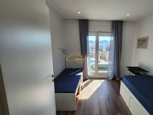 APARTAMENT ME QIRA 2+1+2 21 DHJETORI 880 EURO