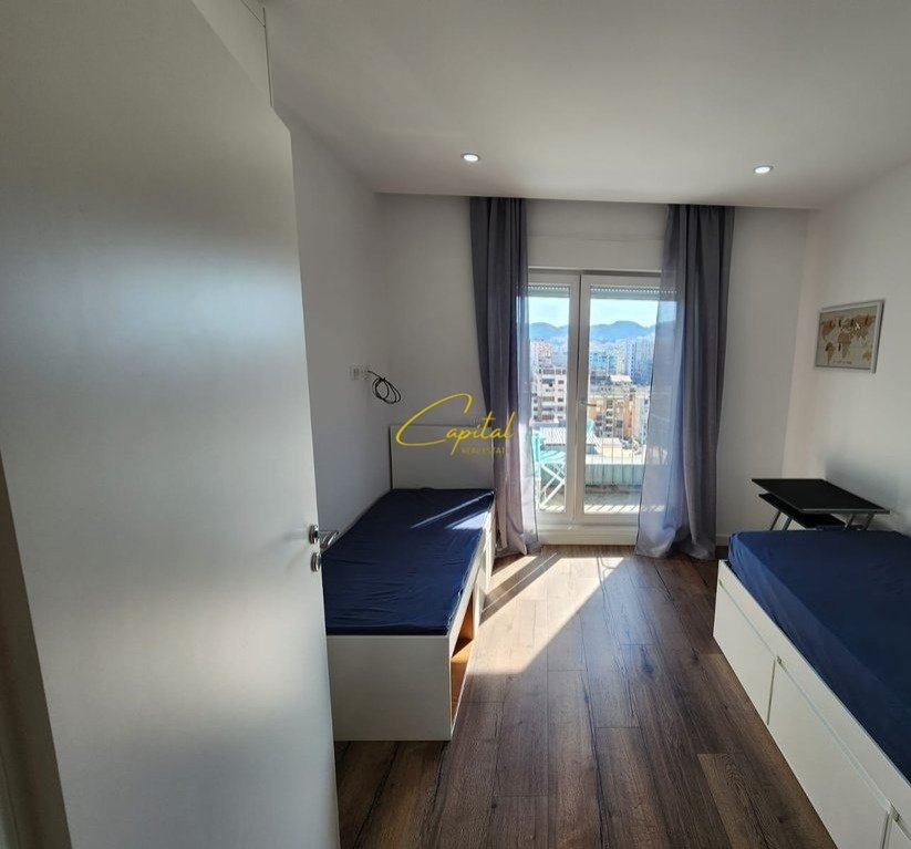 APARTAMENT ME QIRA 2+1+2 21 DHJETORI 880 EURO