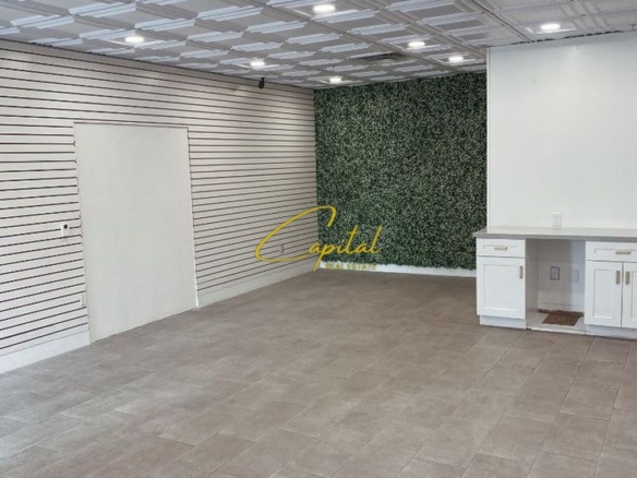 SHITET DYQAN 25 M2 RRUGA BARDHYL 190.000 EURO