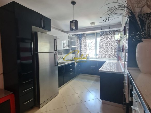 APARTAMENT ME QIRA 2+1+2 RRUGA NDRE MJEDA 70.000 LEKE
