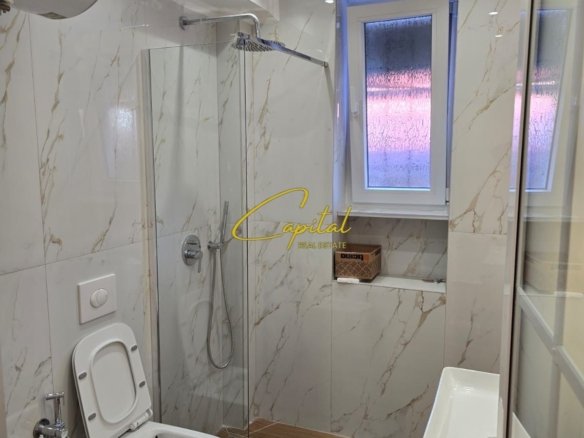SHITET GARSONIERE 30 M2 PAZARI I RI 85.000 EURO