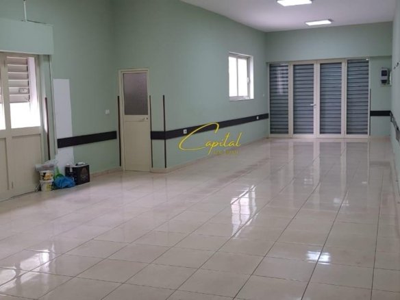 AMBIENT BIZNESI ME QIRA 100 M2 RRUGA BARDHYL 100.000 LEKE