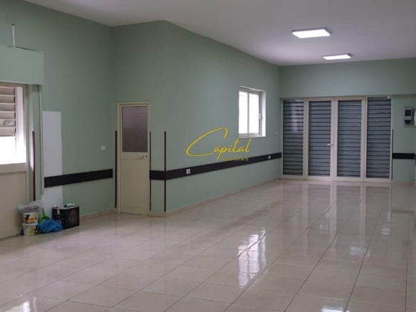 AMBIENT BIZNESI ME QIRA 100 M2 RRUGA BARDHYL 100.000 LEKE