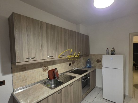 APARTAMENT ME QIRA 1+1 XHAMLLIKU 40.000 LEKE