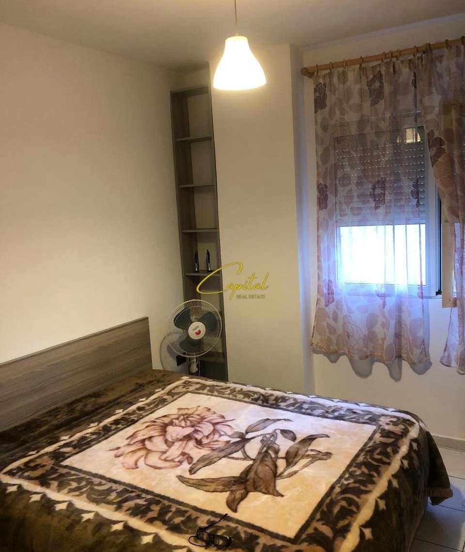APARTAMENT ME QIRA 1+1 XHAMLLIKU 40.000 LEKE