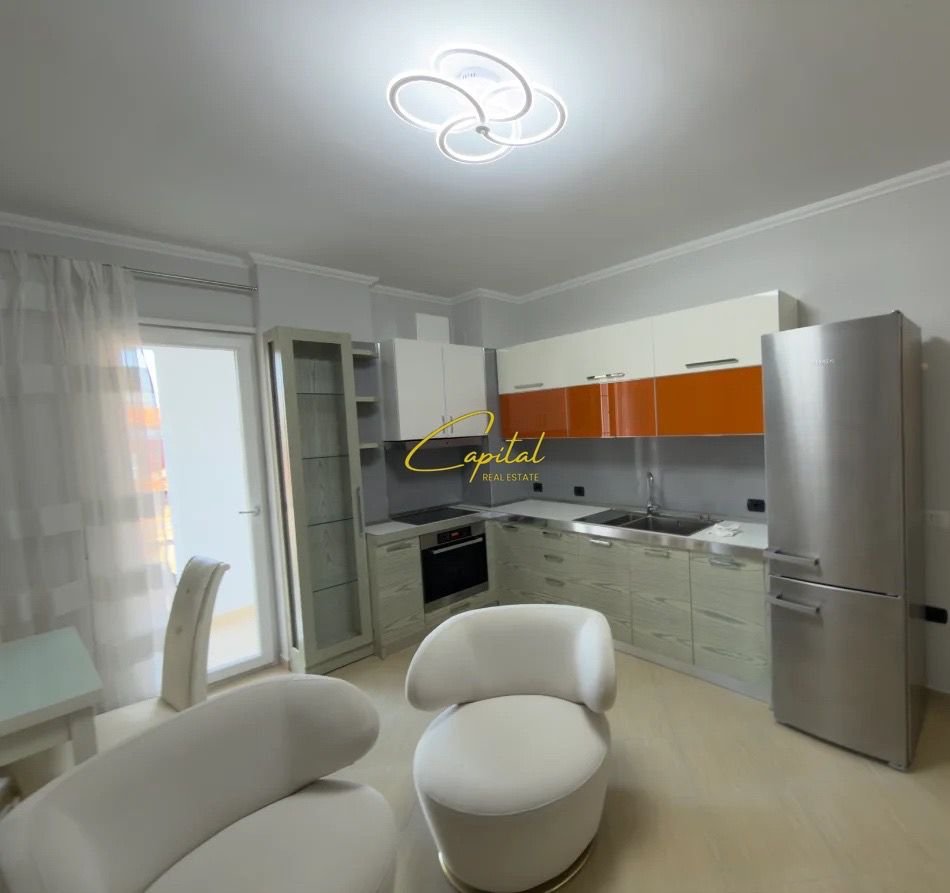 APARTAMENT ME QIRA 1+1 21 DHJETORI 650 EURO