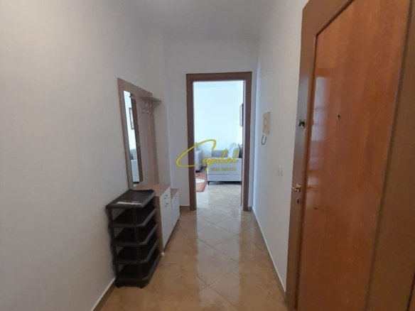 APARTAMENT ME QIRA 1+1 RRUGA E DIBRES 55.000 LEKE