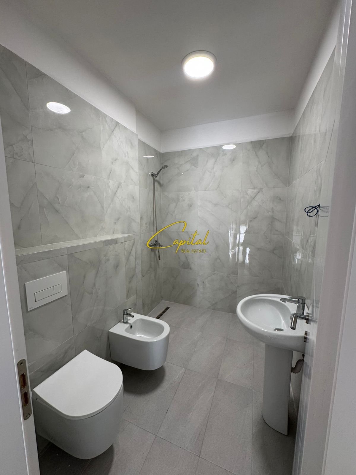 APARTAMENT ME QIRA 2+1 ASTIR 60.000 LEKE